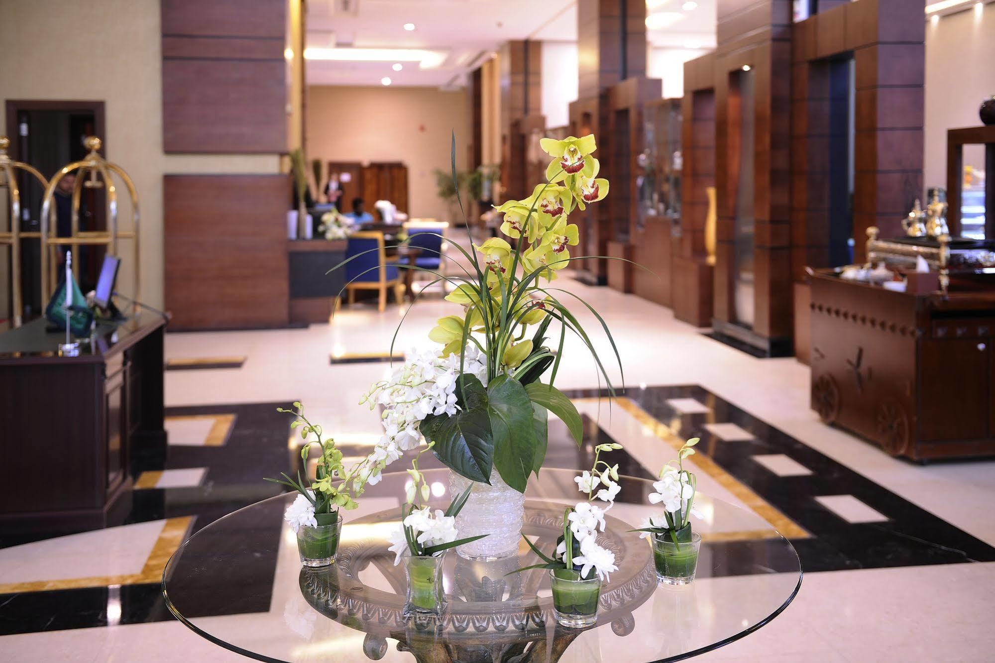 Qaser Al Hamra By Warwick Ar Riyad Esterno foto